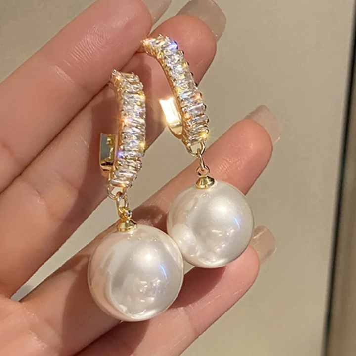 Yvonne | Pearl and Zircon Earrings