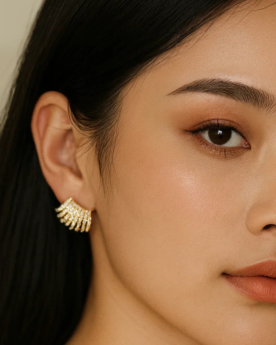 Noir & Gold Illusion Earring