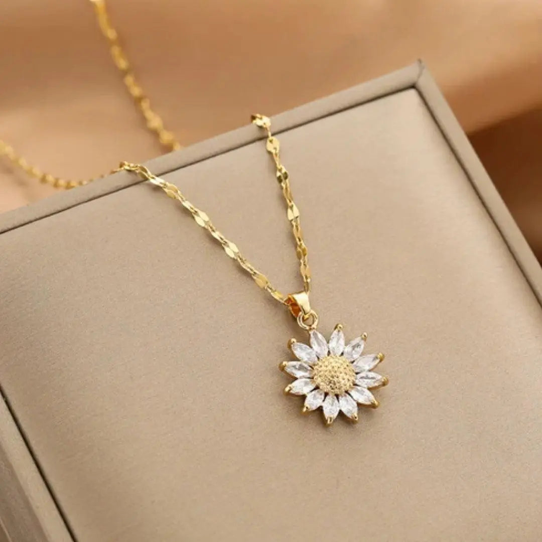 Daisy | Sunflower Pendant Necklace in Gold and Crystal