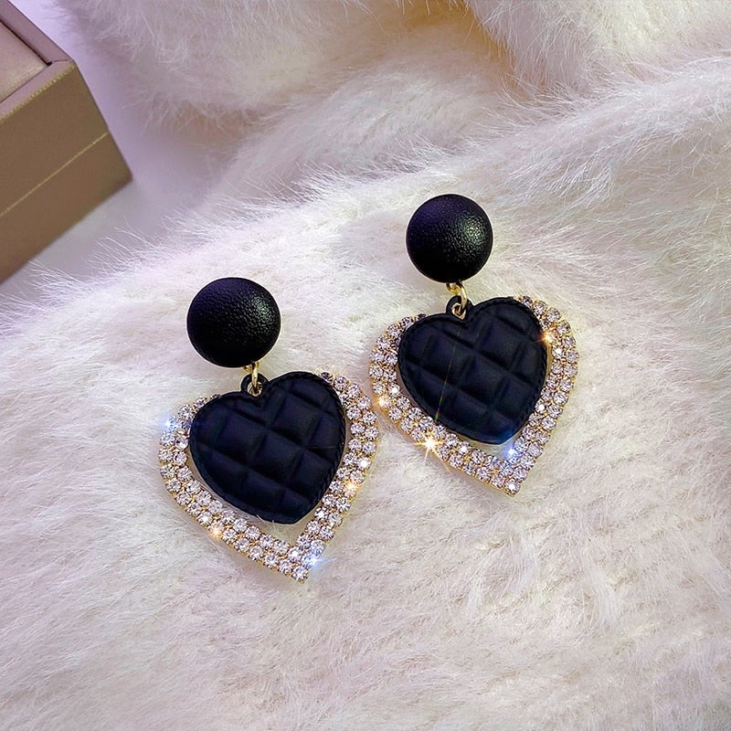 Zelda | Black Heart Earrings in Gold