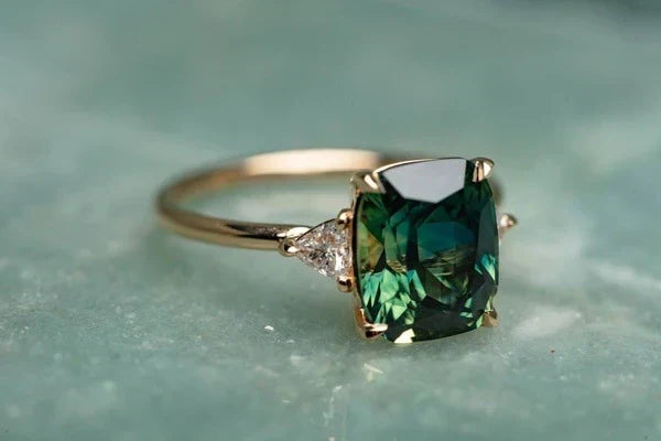 Deborah | Gold Ring with Vintage-Inspired Stone