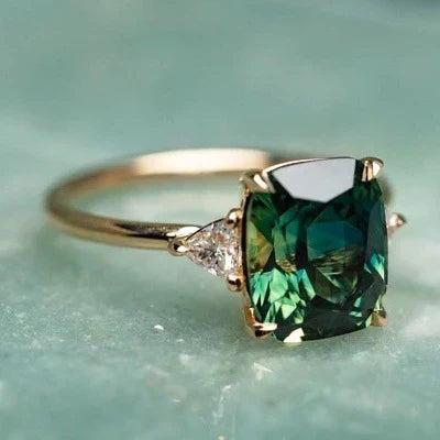 Deborah | Gold Ring with Vintage-Inspired Stone