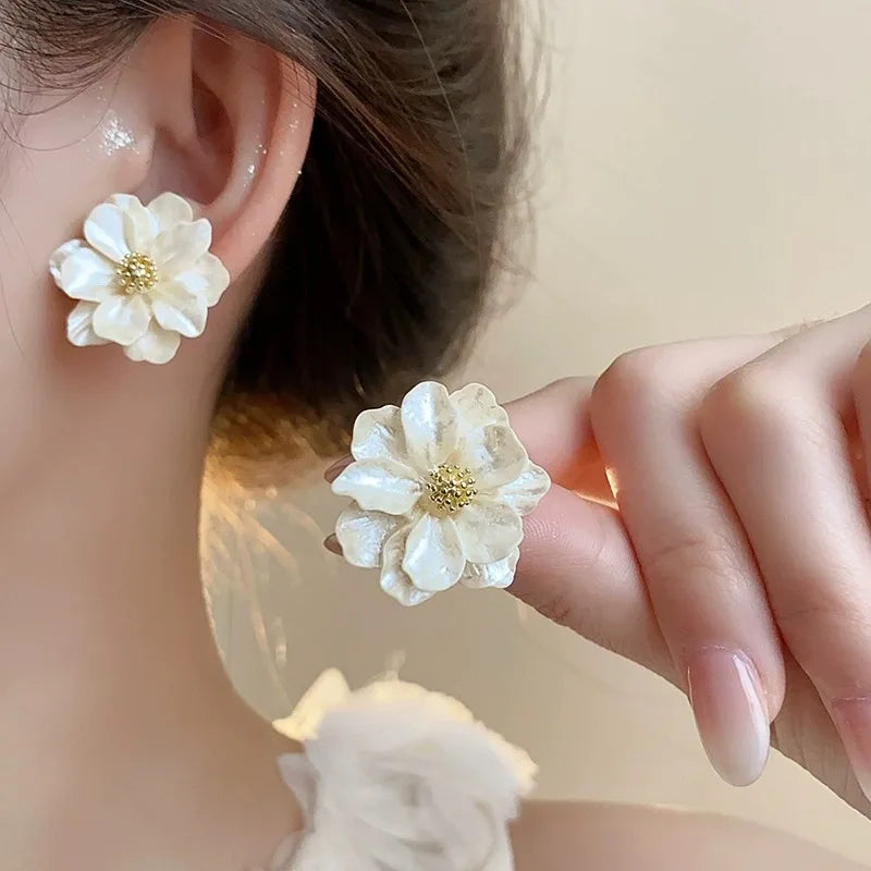 Elsie | White Acrylic Stud Earrings