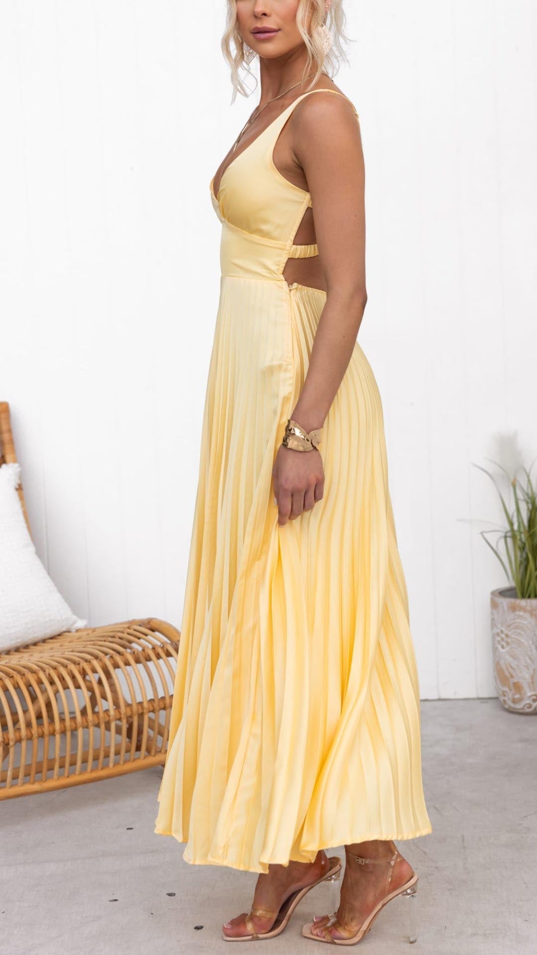 SIOBHAN | PLEATED V-NECK MAXI DRESS