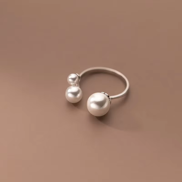 Patience | Pearl Trio Ring