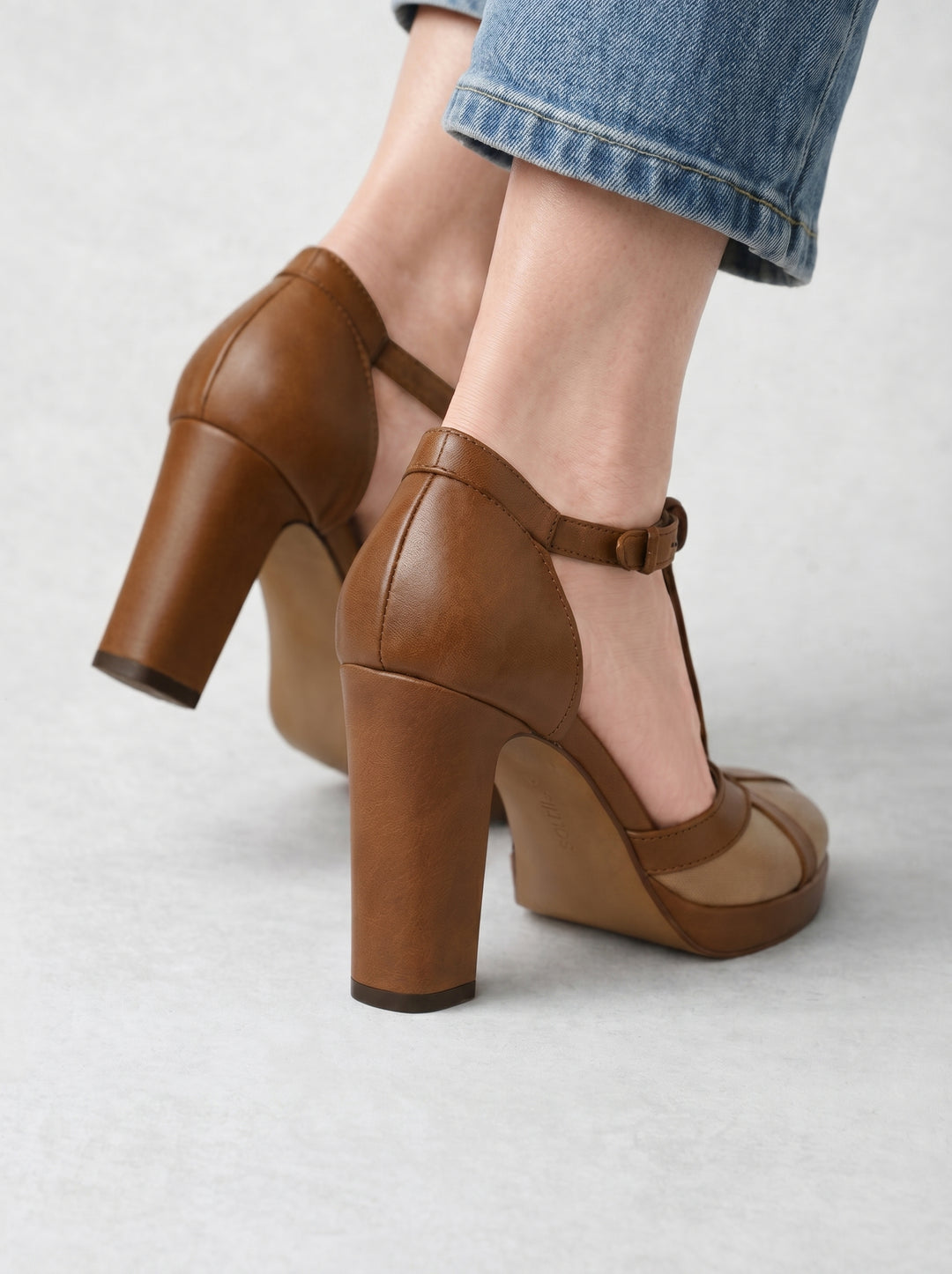 ÉABHA | RETRO CHIC BLOCK HEEL PUMPS