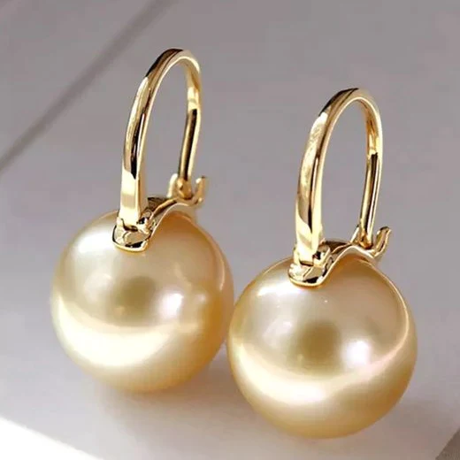 Antonia | Gold and Pearl Earrings