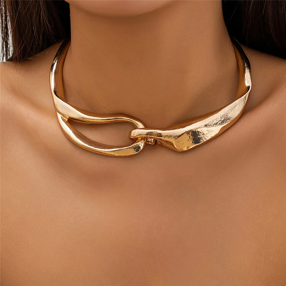 Davina | Bold Textured Gold Necklace