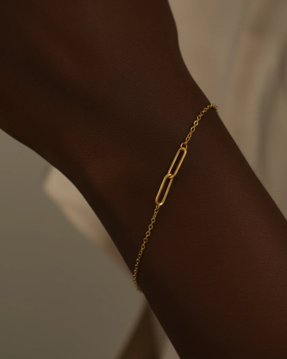 Connected Essential Bracelet